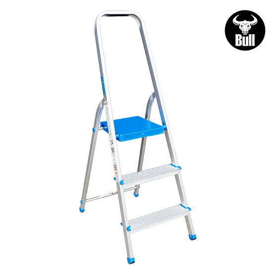 ESCALERA ALUMINIO TIPO BANQUETA 3 PASOS 150KG 0.62m AB150-3IA AMERICAN BULL