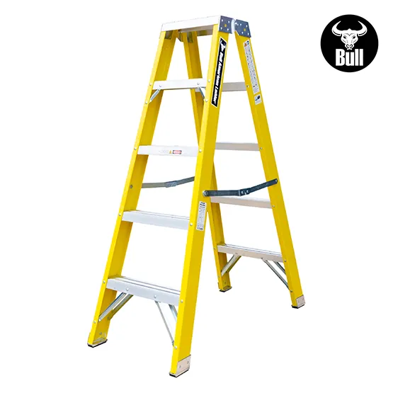 ESCALERA FIBRA TIJERA DOBLE ACCESO 5 PASOS 150KG 1.53m FTD150-5IA AMERICAN BULL